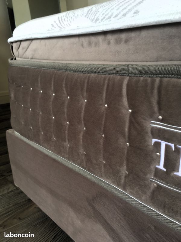 Matelas +sommier Petit Trianon 190 x 140, état impeccable (image 4)