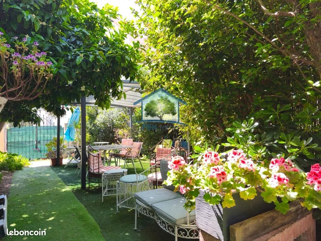 Maison 6 pièces 160 m² · à Six-Fours-les-Plages · 160 m² · 455 000 €