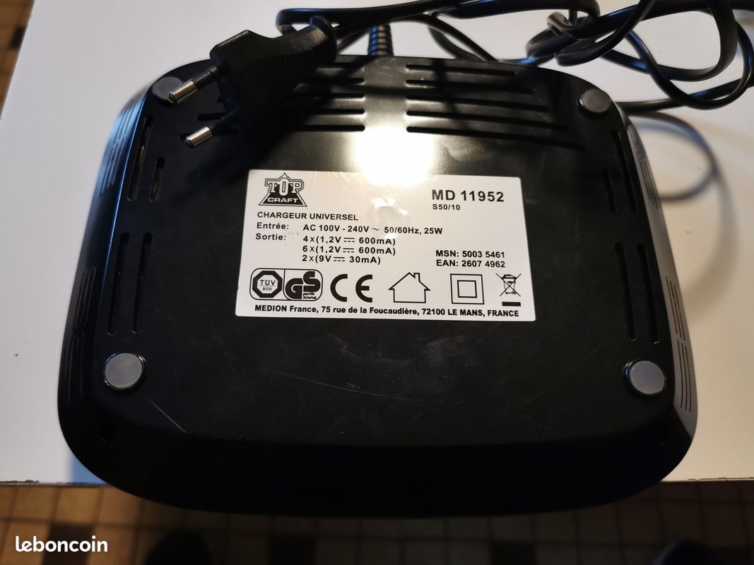 Chargeur universel md 11952 (image 1)