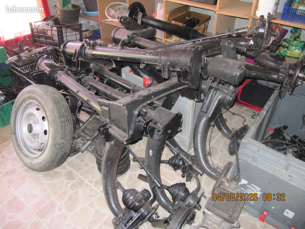 Diverses pieces mecanique 2 cv (image 1)