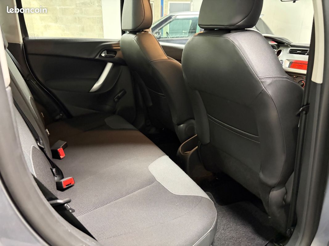 Citroën C3 1.6 HDi 92 Tendance confort (image 34)