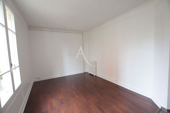 Appartement a louer courbevoie - 3 pièce(s) - 66 m2 - Surfyn
