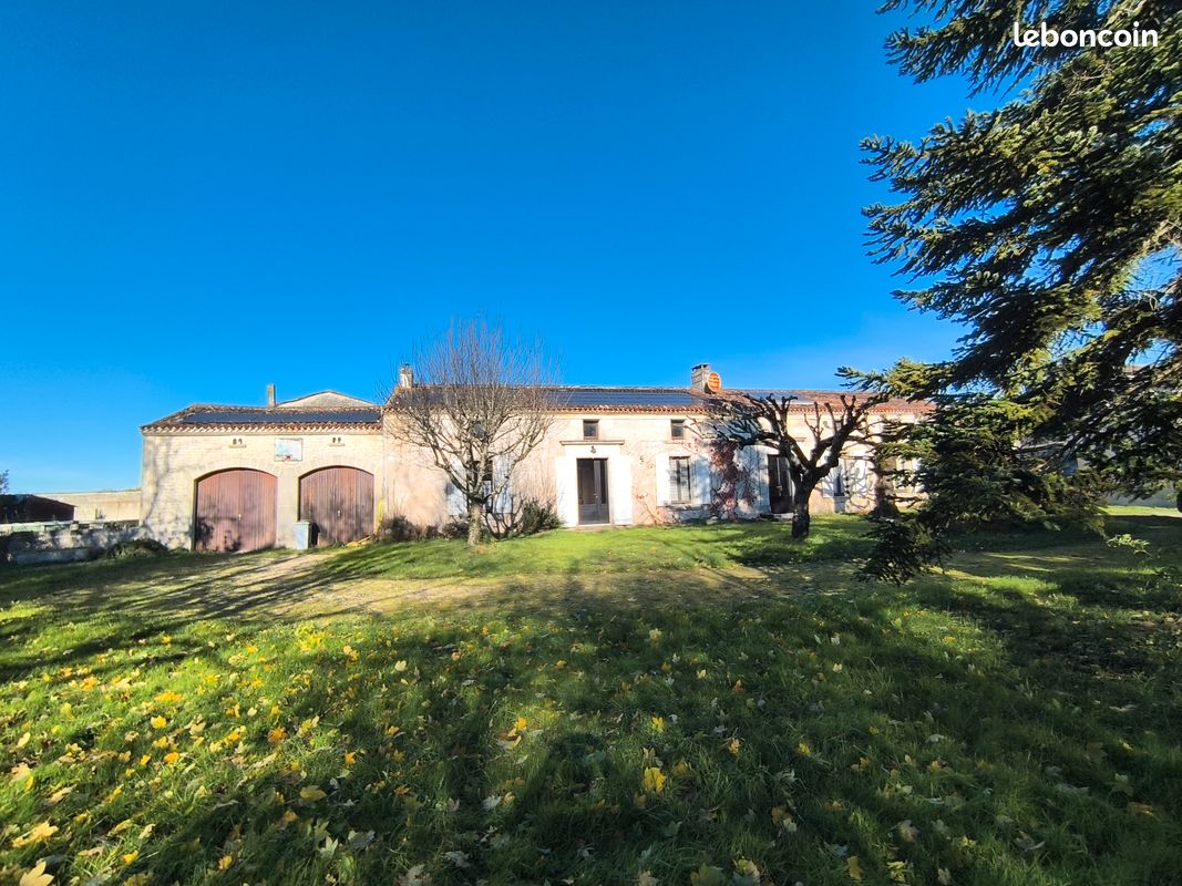 Maison 8 pièces 250 m² · à Mérignac · 250 m² · 283 500 €