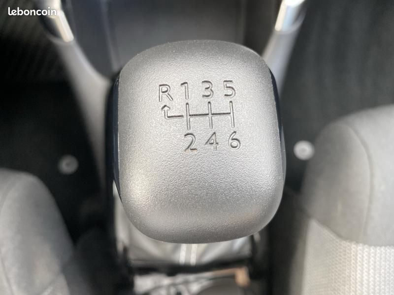 Citroen C3 Aircross BlueHDi 110ch S&S Feel Pack Business (image 24)