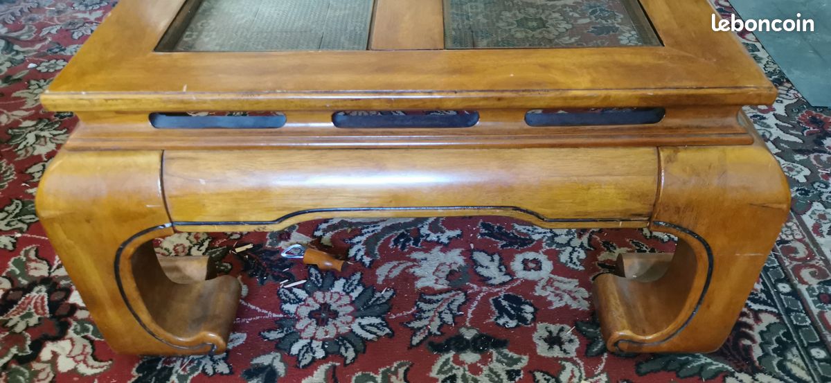 Table basse en bois massif vitrée (image 5)