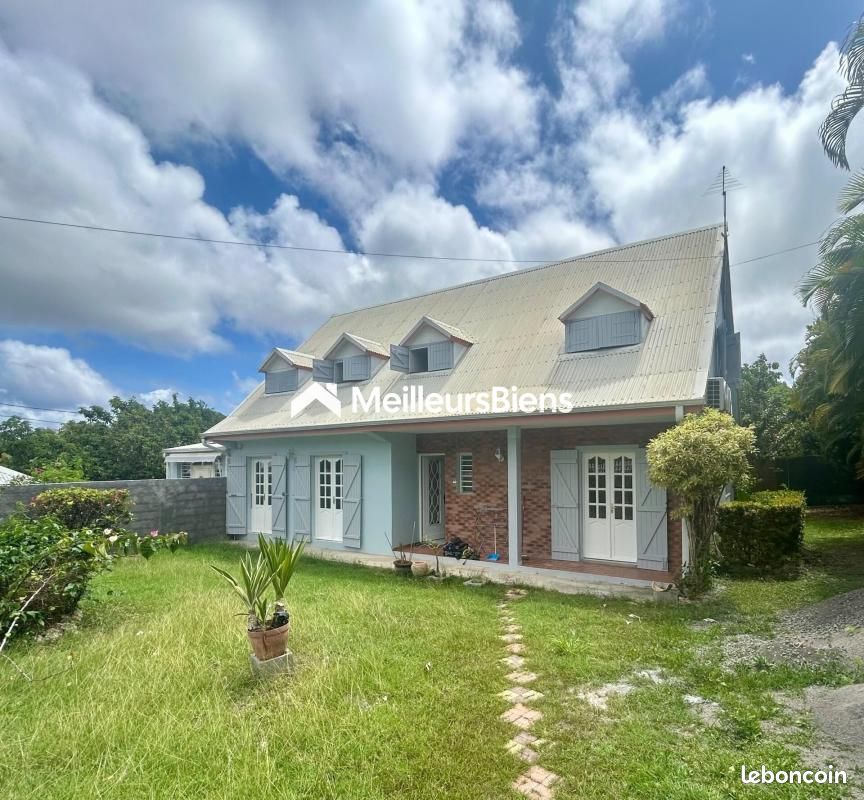 Maison 5 pièces 145 m² · à Saint-François · 145 m² · 472 500 €