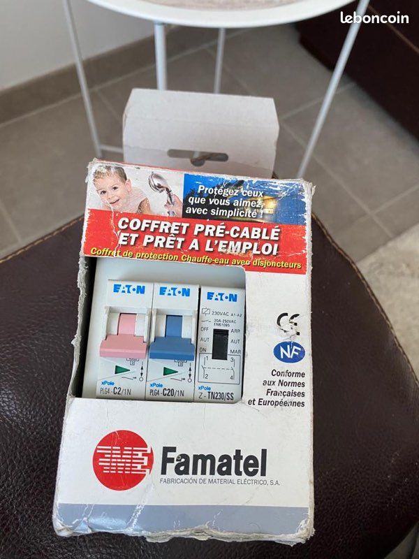 Lot tableau électrique avec éléments + coffret de protection chauffe-eau (image 4)