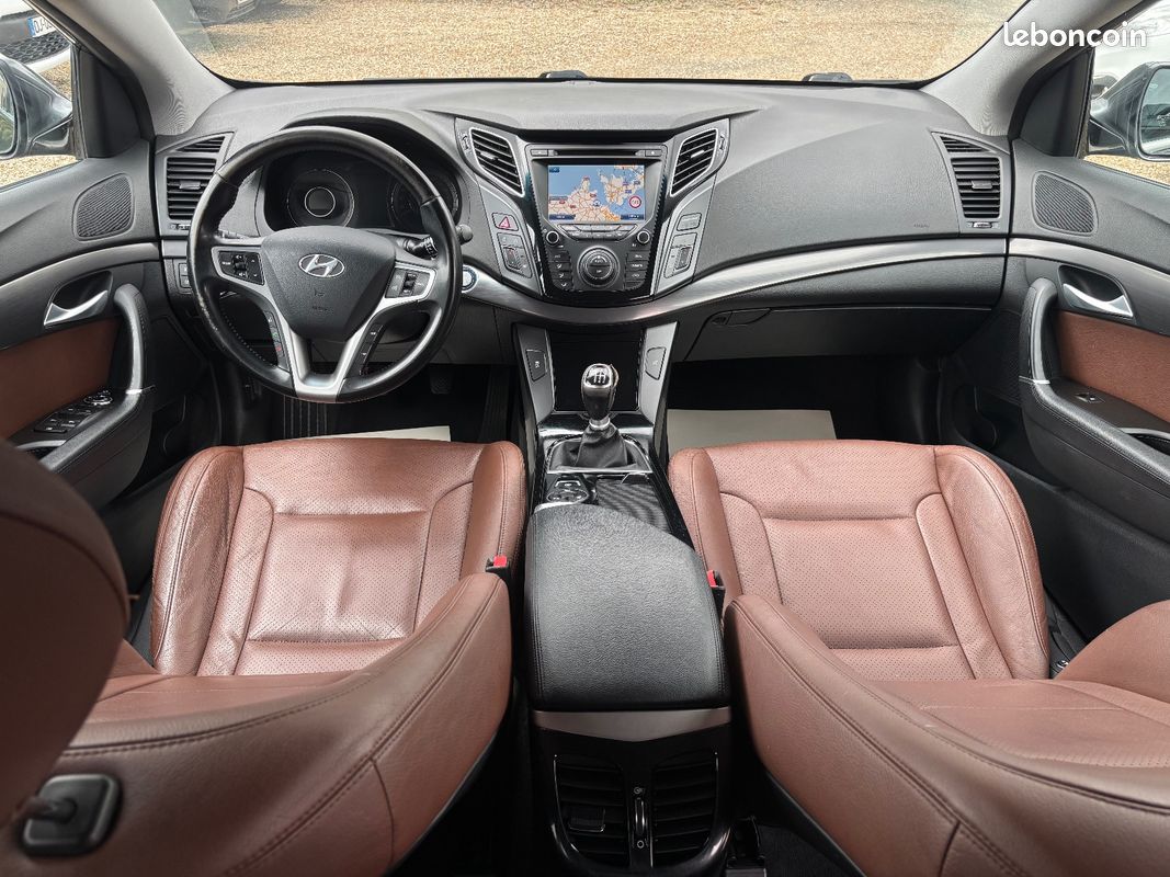 HYUNDAI i40 SW 1.7 CRDi 136CH Pack Premium Limited (image 11)