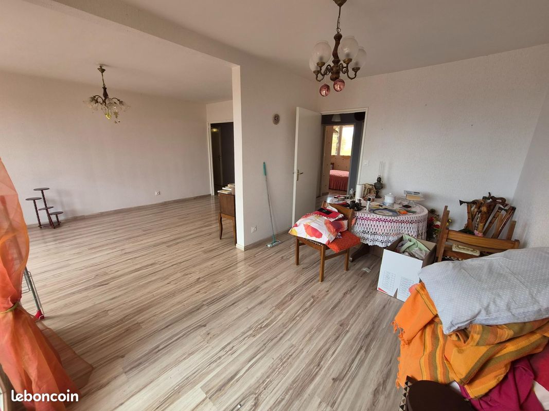Appartement 4 pièces 80 m² · à Villars · 80 m² · 95 000 €