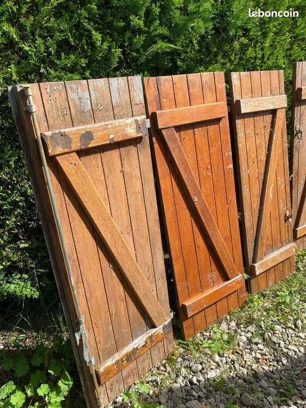 Volet en bois (image 1)