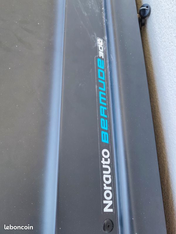 Coffre de toit Norauto Bermude 300 – 385 L (image 2)