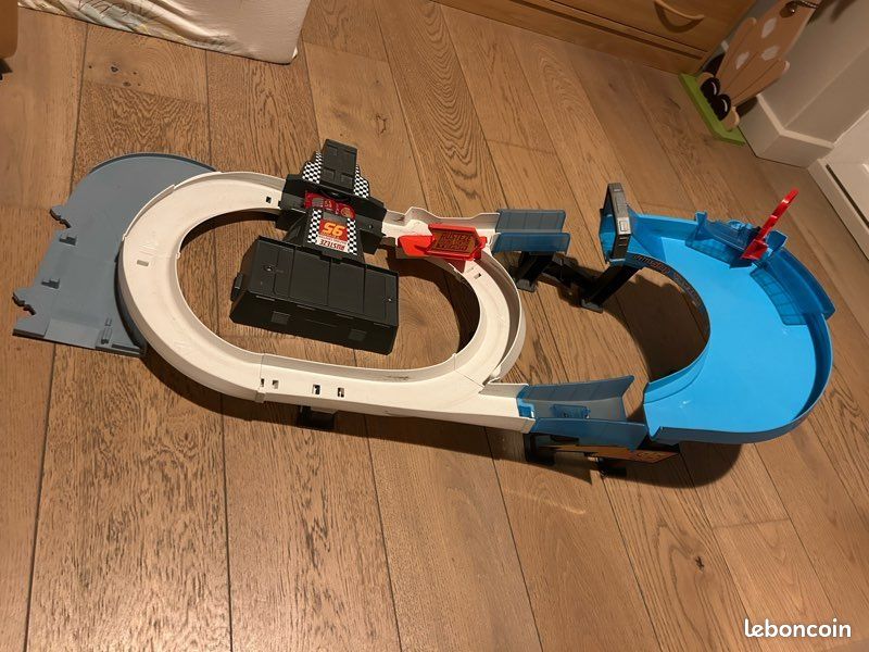 Circuit Cars Flash McQueen (image 3)