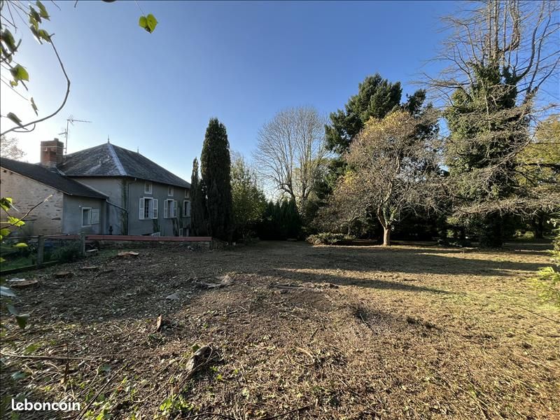 Maison 13 pièces 285 m² · à Condat-sur-Vienne · 285 m² · 265 000 €