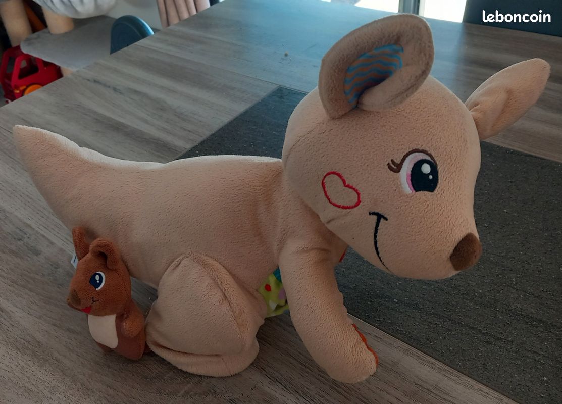 Maman kangourou-love et son bébé. Peluche interactive sauteur VTECH (image 3)