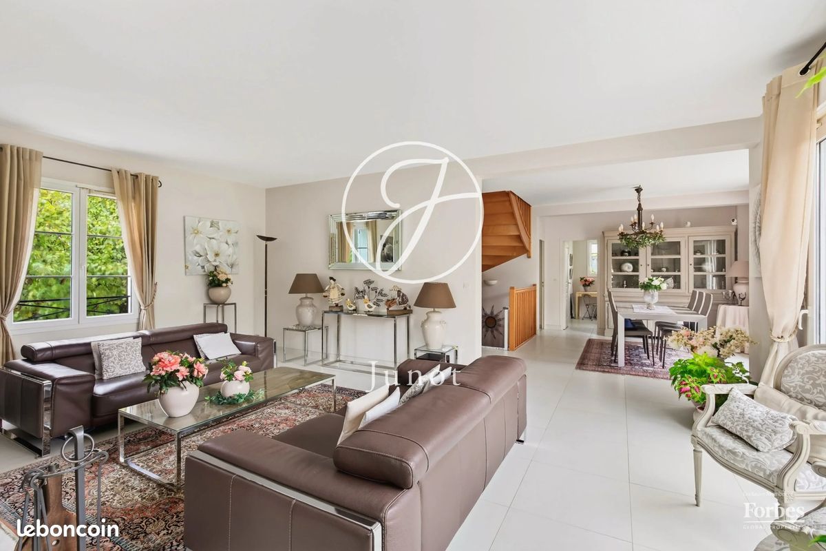 Maison 8 pièces 220 m² · à Rueil-Malmaison · 220 m² · 1 790 000 €