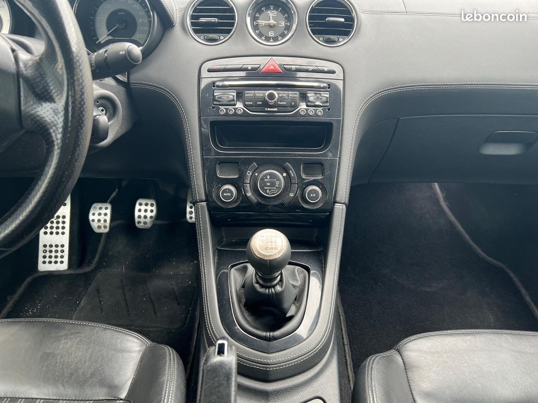 PEUGEOT RCZ 2.0 HDi FAP 160ch Magnetic Garantie 12 mois (image 12)