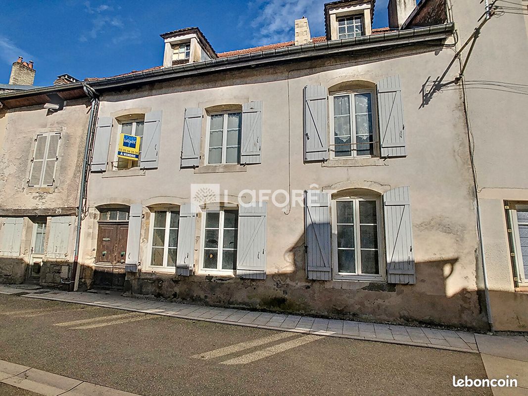 Maison 6 pièces 158 m² · à Vignory · 158 m² · 39 500 €