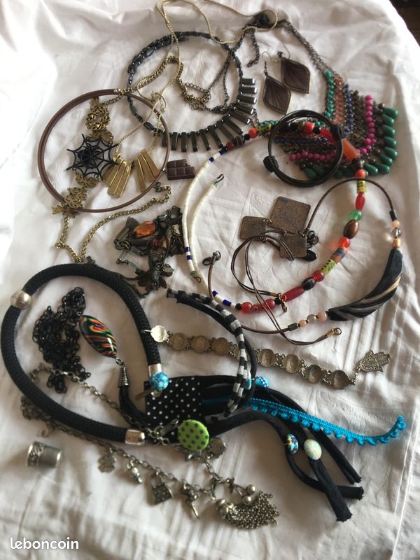 Lot De 15 Broches Anciennes Et Vintage - Bijoux Rétro à Collectionner - À Nettoyer
