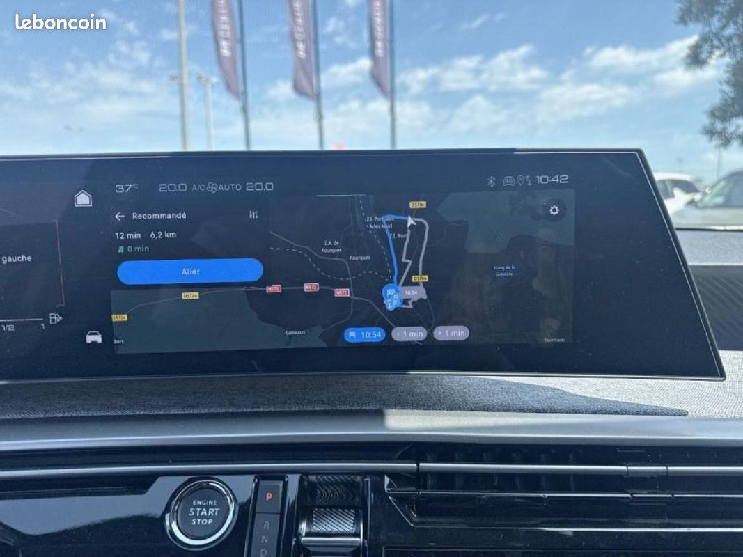 Peugeot 3008 1.2 Hybrid 136ch Allure e-DCS6 (image 20)