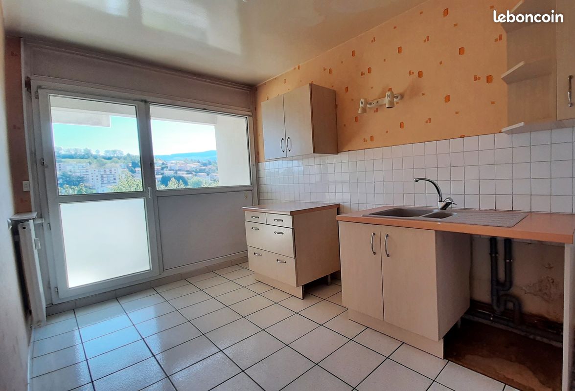 Appartement 4 pièces 78 m² · à Saint-Étienne · 78 m² · 75 000 €