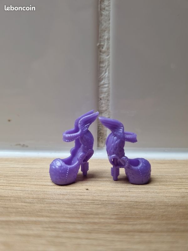 Chaussures Miniatures Blanc-Cassé, Accessoire de Mode, Maison de Poupée, 1/12 | ATELIER MINIATURE