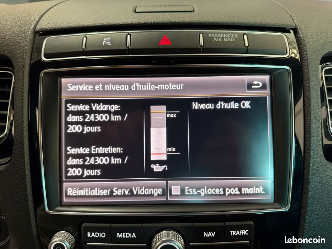 Volkswagen TOUAREG 3.0 V6 TDI 262 CH TIPTRONIC 8 4 Motion R-LINE (image 35)
