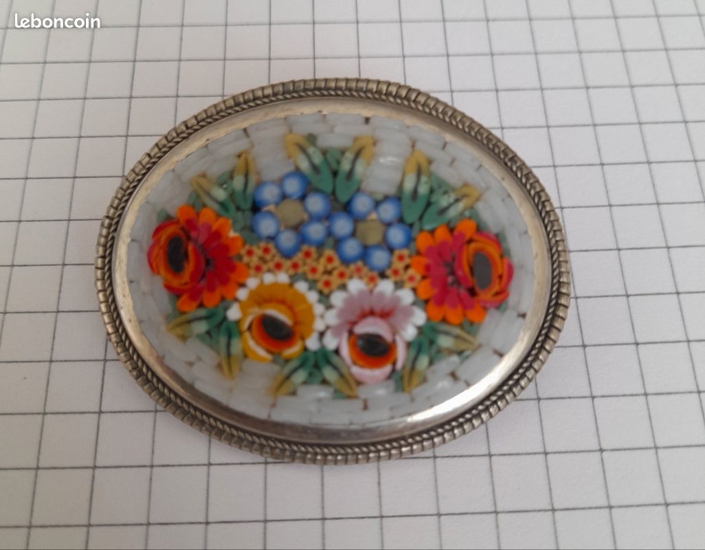 Broche Ancienne Bouquet De Fleurs En Micro Mosaïque – Bijou Vintage En Bon état