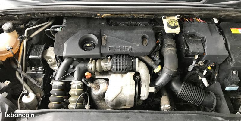 Citroen DS4 1.6 E-HDI115 AIRDREAM CHIC (image 20)