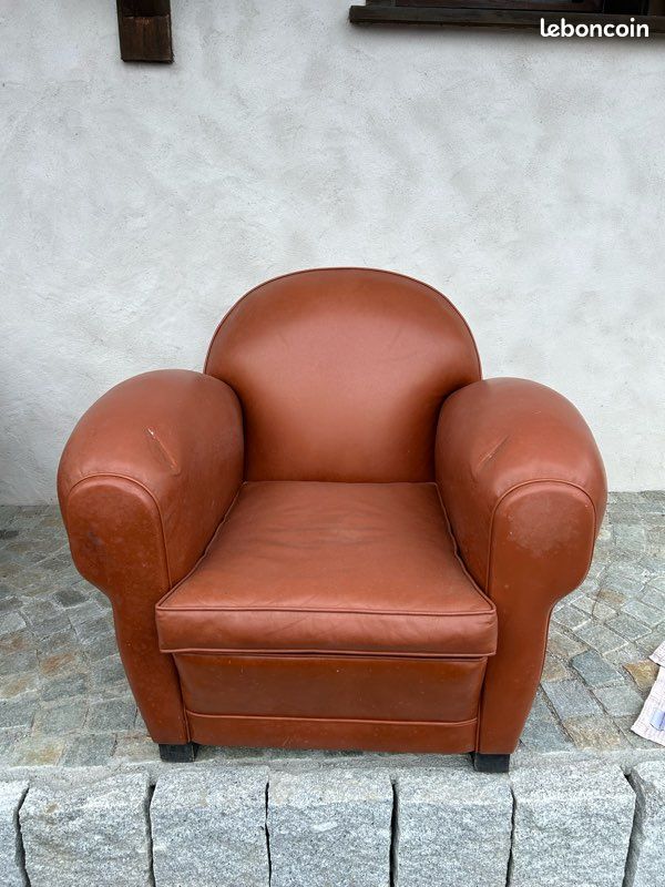 Paire De Fauteuils Club En Cuir Marron - Très Bon état, Rembourrage Fibre Naturelle