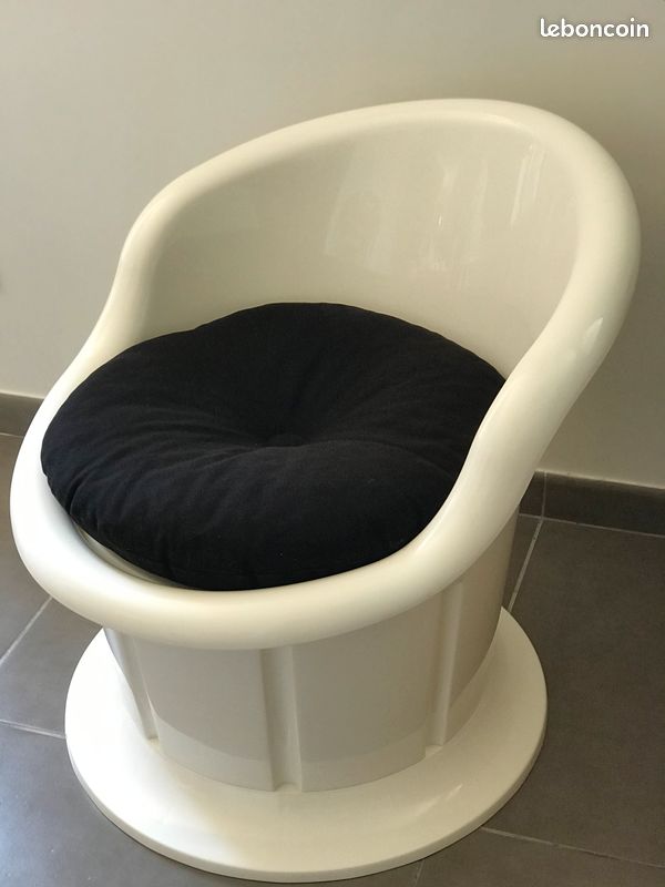 Fauteuil blanc POPPTORP avec coussin noir (image 2)