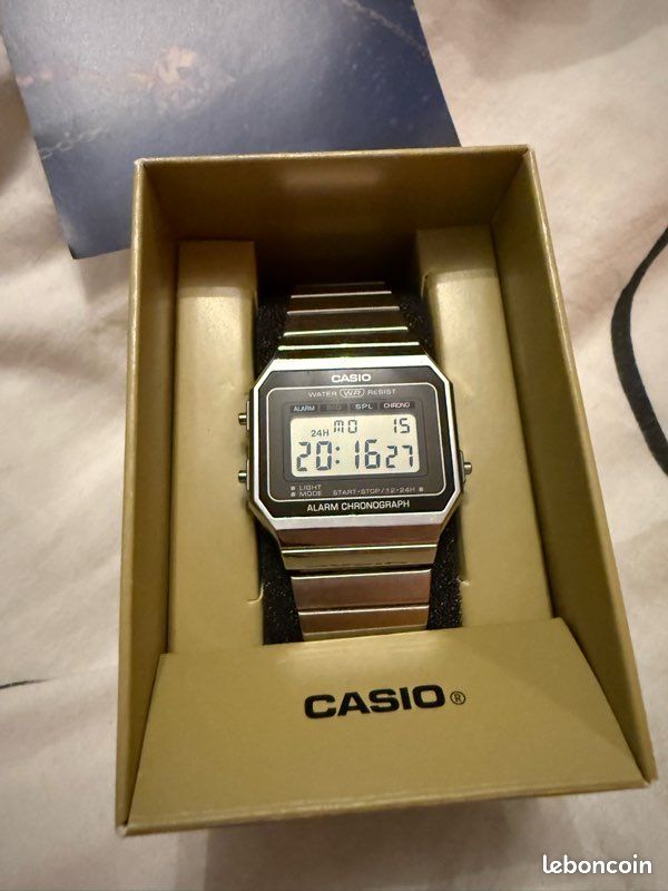 Montre Casio vintage argenté Montres Bijoux