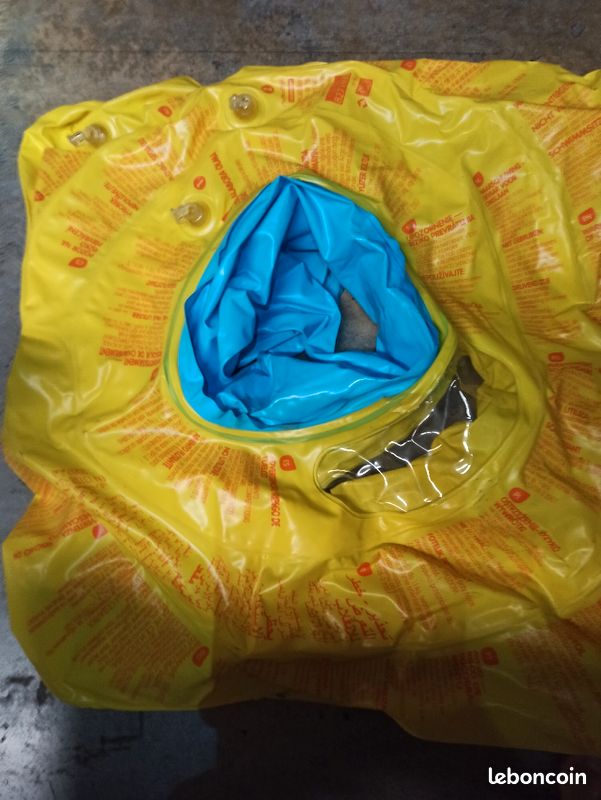 Bouée bébé avec siège Decathlon (image 1)