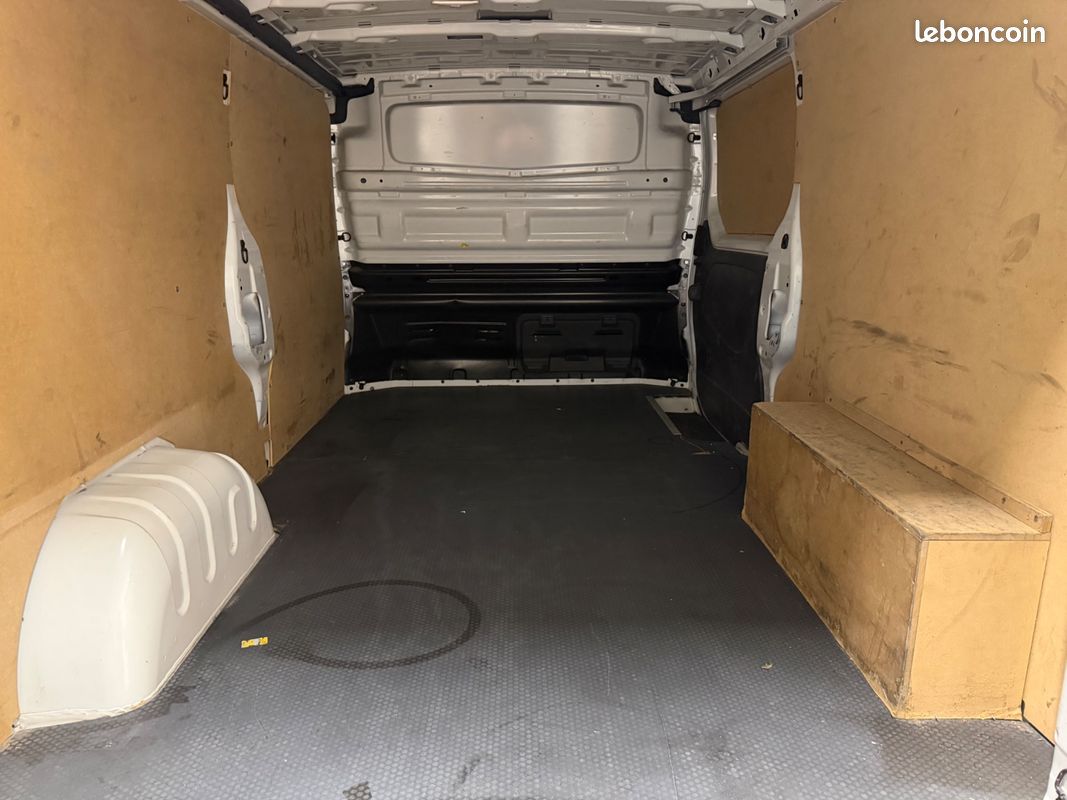 RENAULT TRAFIC VU FOURGON 2.0 BLUEDCI 130 28 L2H1 TVA RECUPERABLe (image 24)