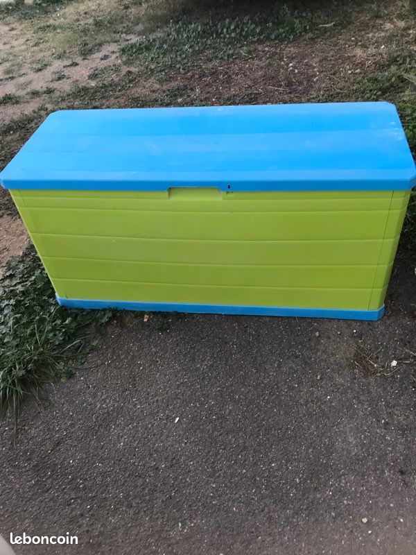Coffre plastique (image 1)