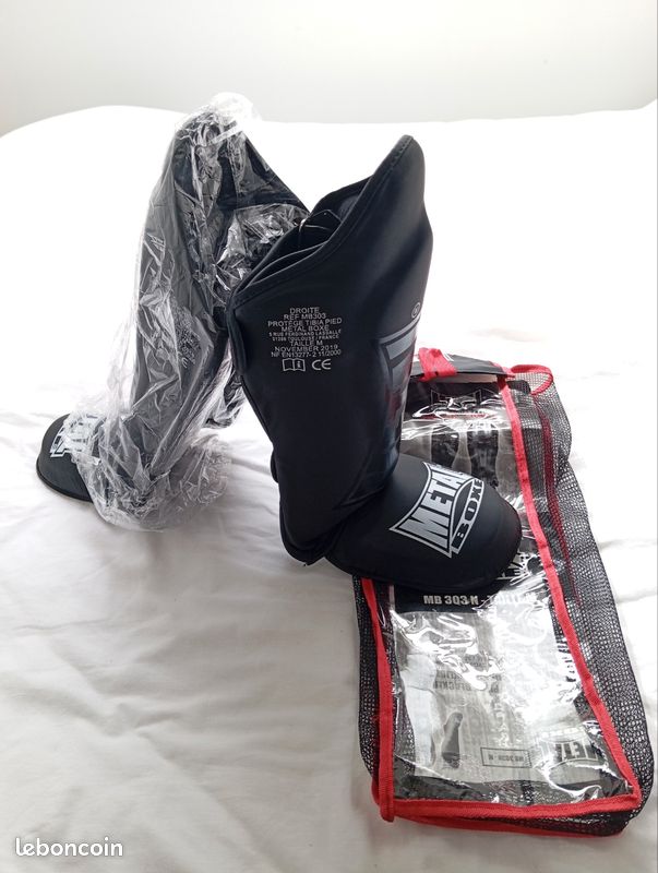 METAL BOXE MB303N Protège-Tibias + Pieds – Ultra Léger, Absorption Maximale, Entraînement Intense