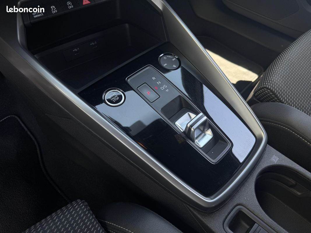 AUDI A3 Sportback 35 TDI 150 S tronic 7 S Line (image 9)