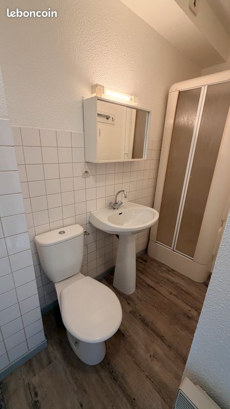 Studio (image 2)
