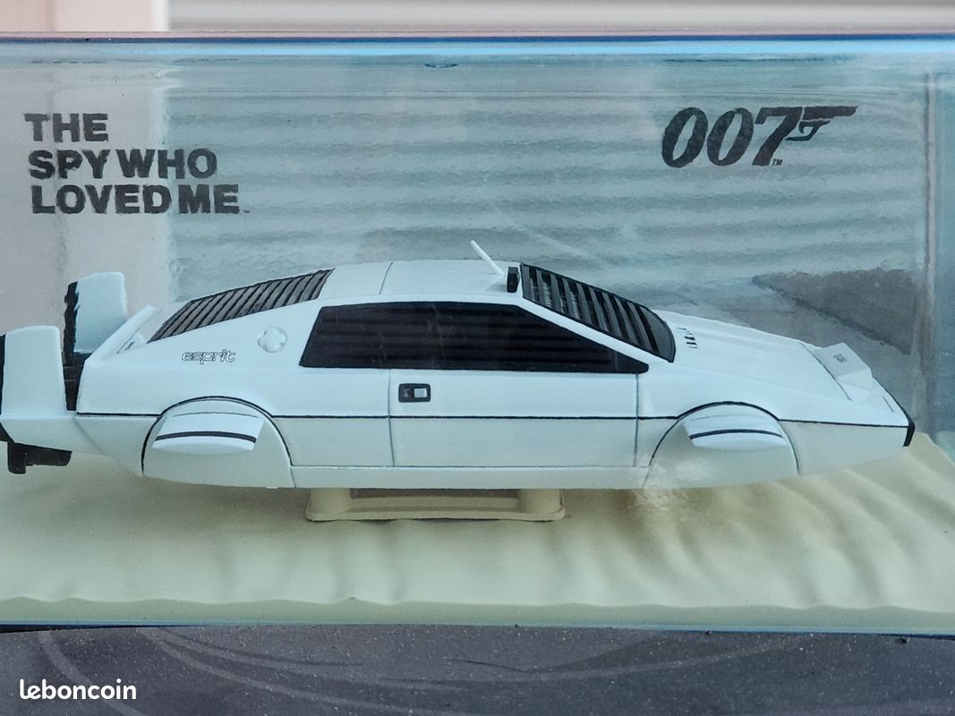KK Scale 1/18 Lotus Esprit Turbo 1981 James Bond 007 - Modèle Pressé Cuivré
