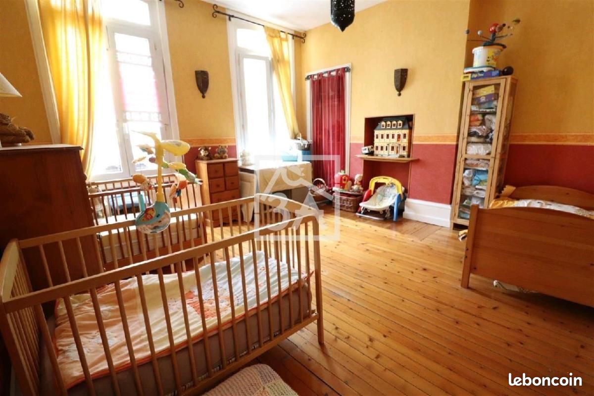 Maison 7 pièces 243 m² · à Calais · 243 m² · 292 600 €
