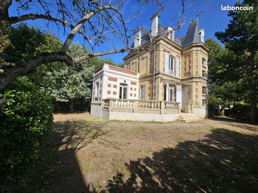 Maison 7 pièces 135 m² · à Croissy-sur-Seine · 135 m² · 3 000 €/mois