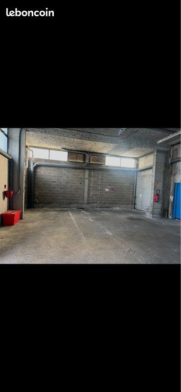 Place de parking intérieur · à Grenoble · 10 000 €