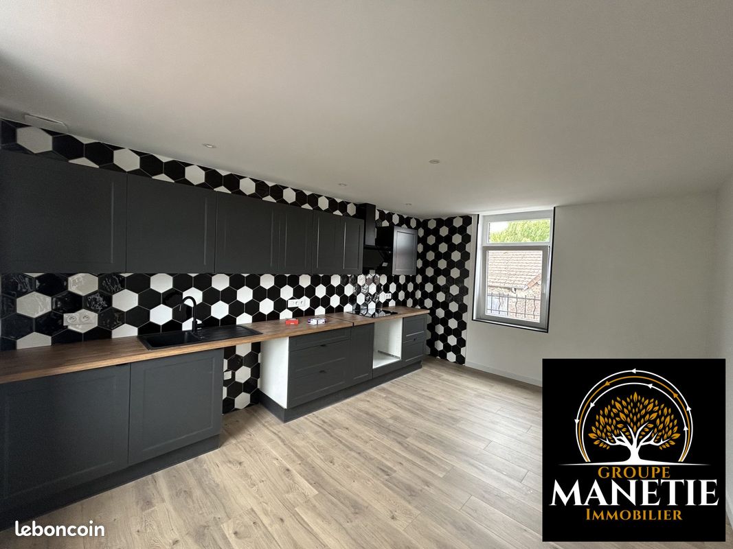 Appartement 5 pièces 101 m² · à Vitry-en-Artois · 101 m² · 810 €/mois
