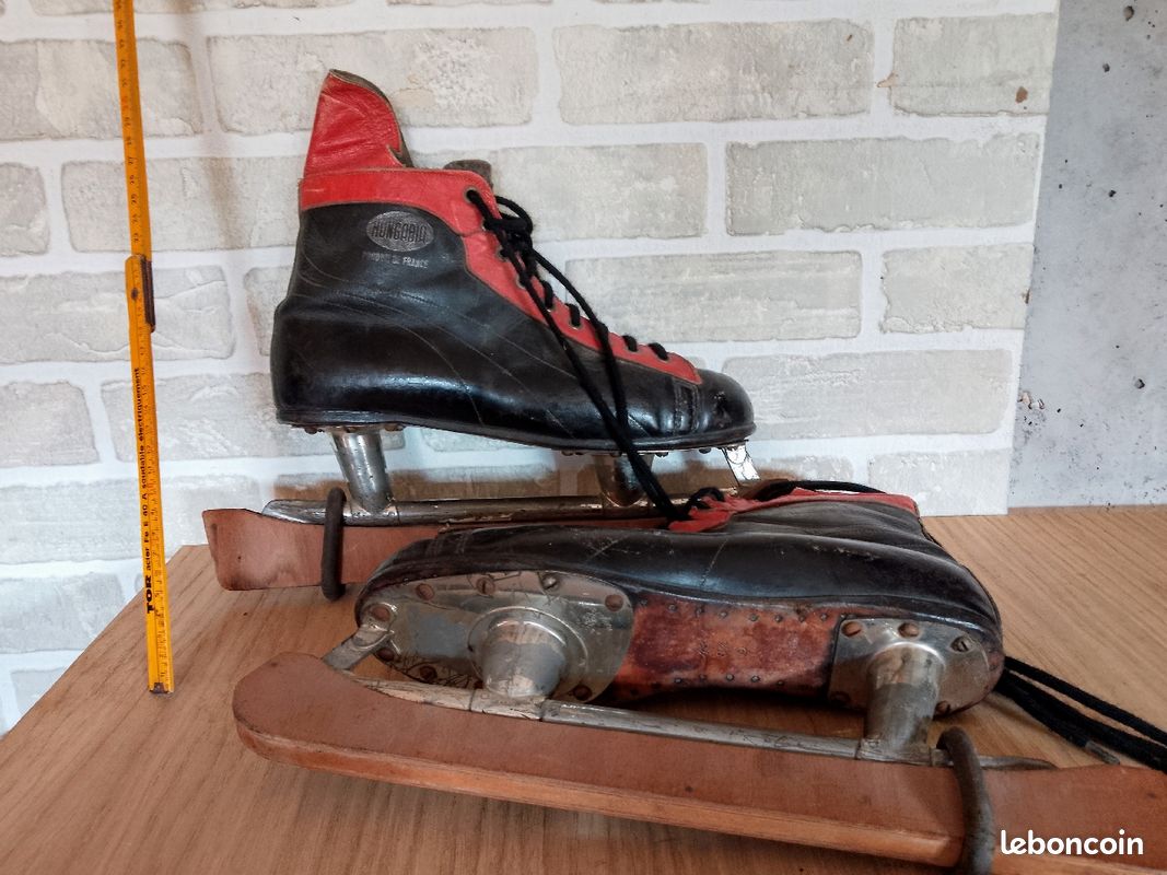 Patins Sur Glace Sport De Figure à Roulettes | Vecteur Premium