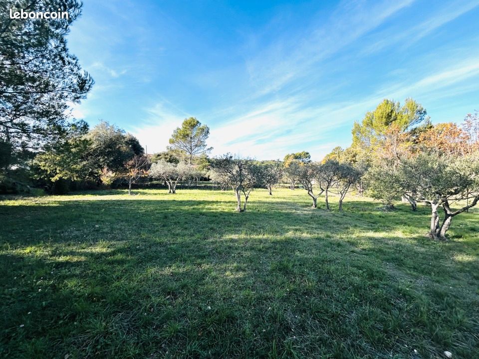 Terrain 1615 m² · à Flayosc · 214 000 €