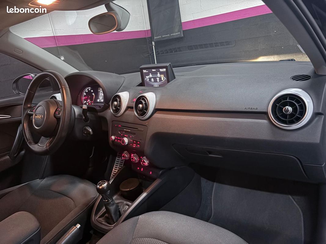 AUDI A1 SPORTBACK 1.2 TFSI 86 S line *REVISION A JOUR* *CT OK* *PLAQUETTES DE FREIN NEUVES (image 15)