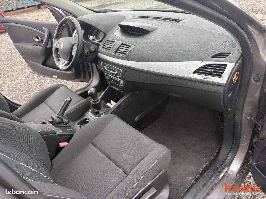 Renault Megane 1.2 TCe 1 S&S 115 cv bose Garentie 12 mois (image 8)