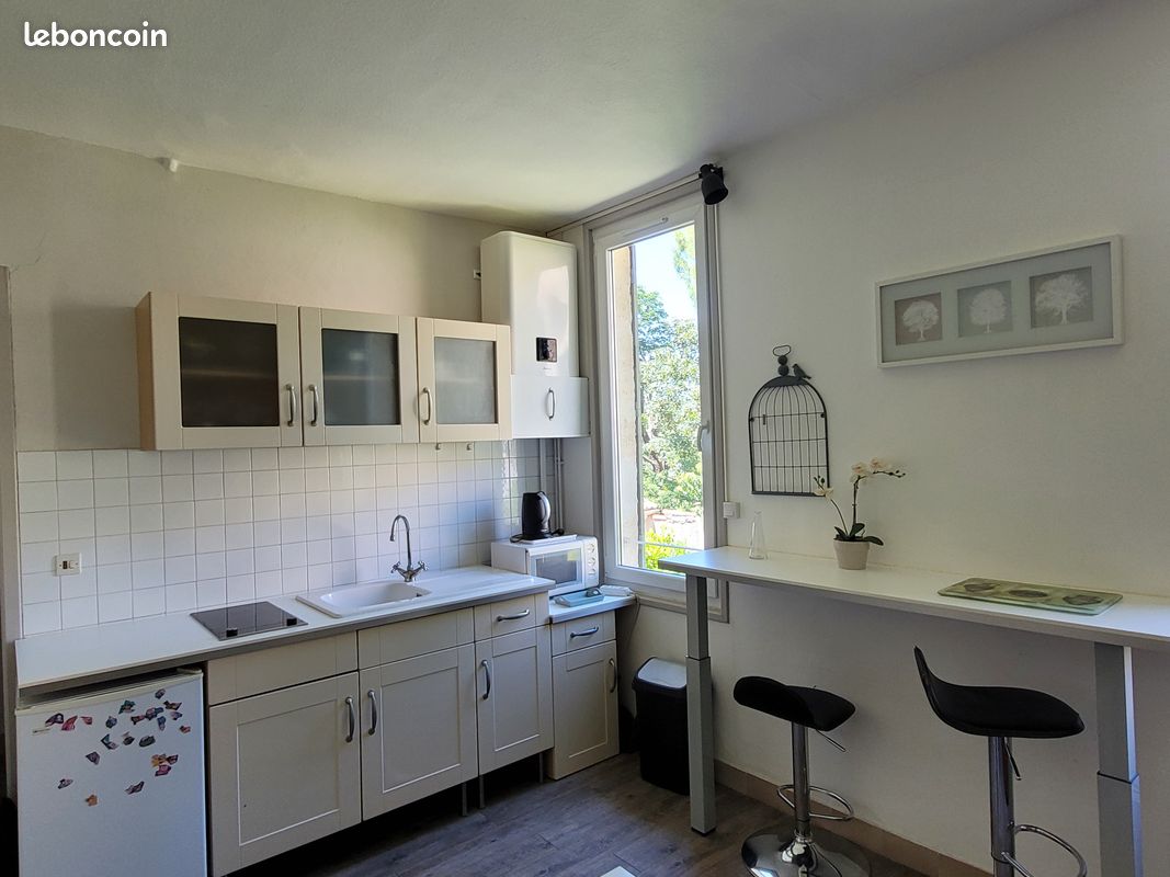 Appartement 1 pièce 18 m² · à Uzès · 18 m² · 360 €