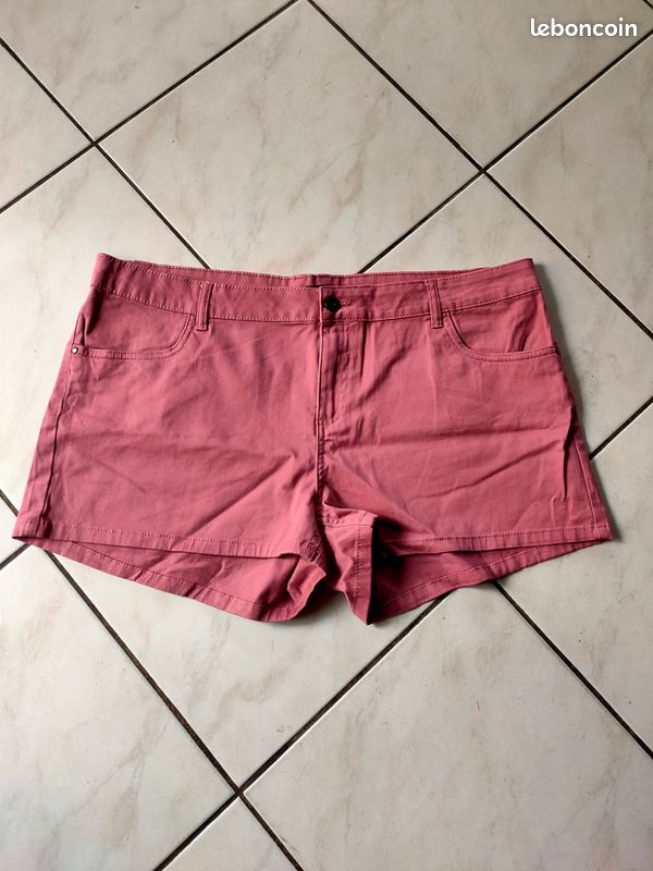 Short vieux rose taille 48 Vêtements