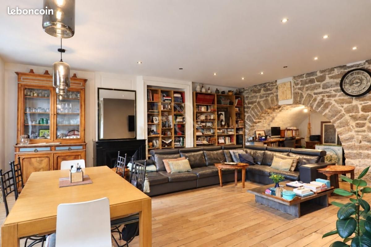 Appartement 5 pièces 196 m² · à Caluire-Et-Cuire · 196 m² · 699 000 €