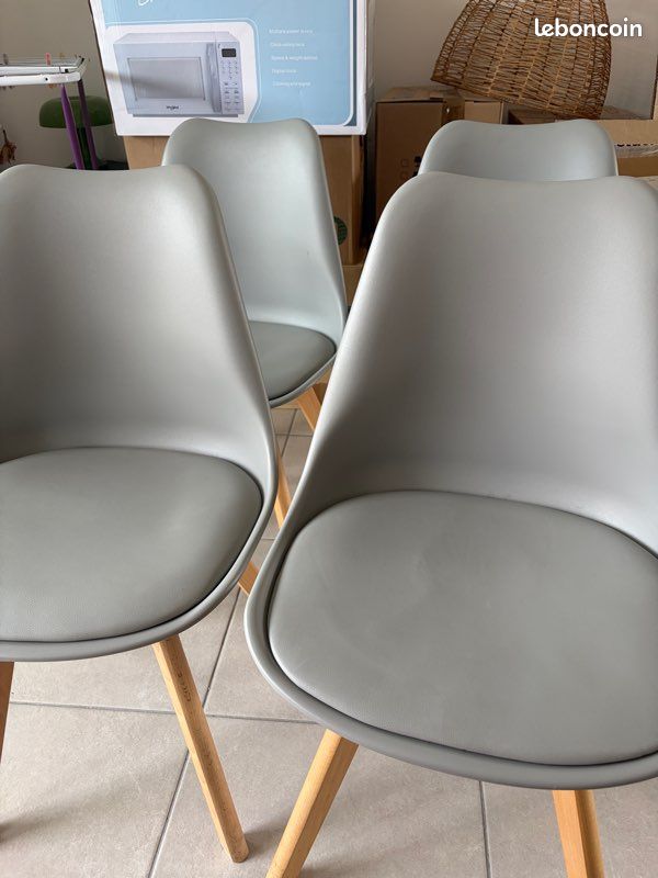 Lot 4 chaises grises scandinaves (image 3)